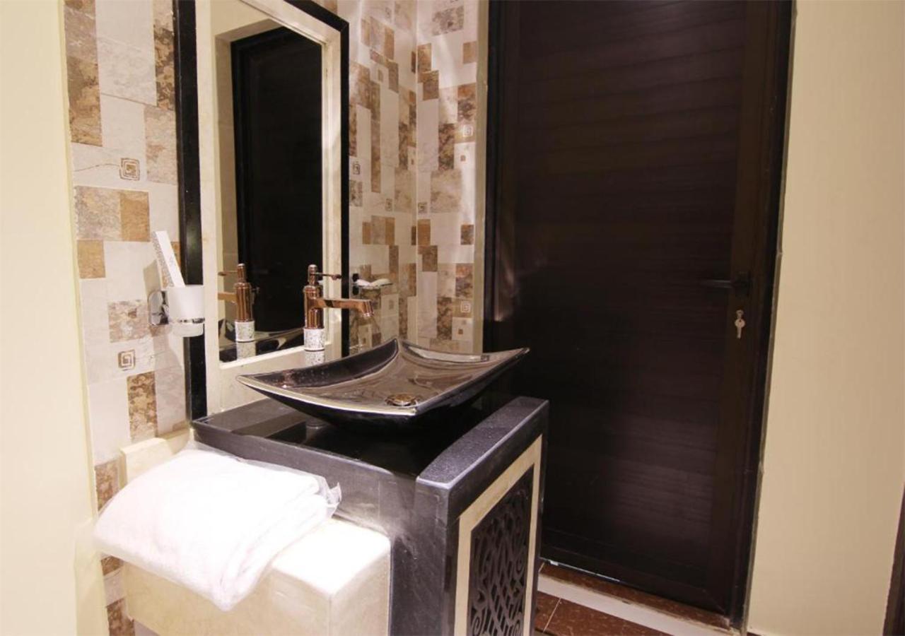 هذا منزلى الحمراء Riyadh Eksteriør billede