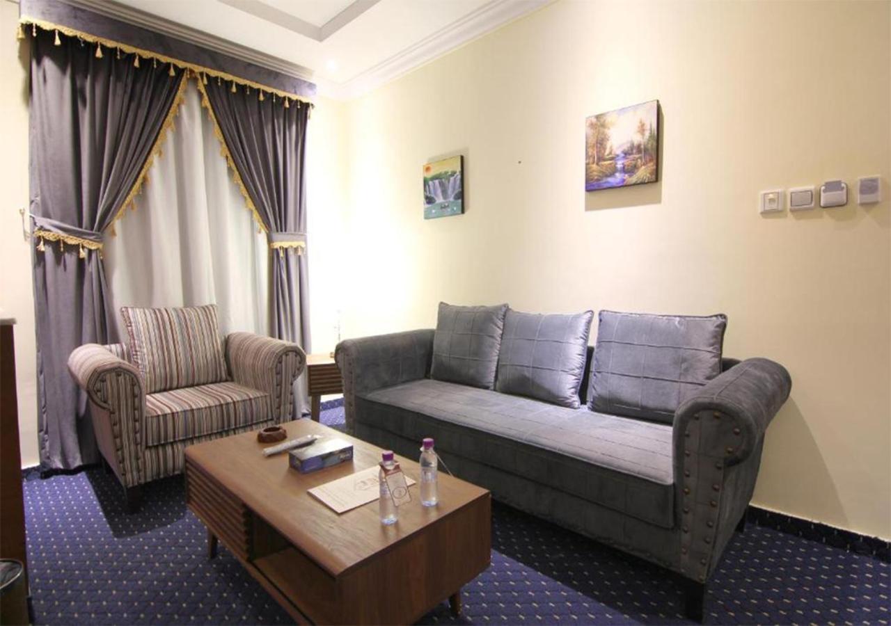 هذا منزلى الحمراء Riyadh Eksteriør billede