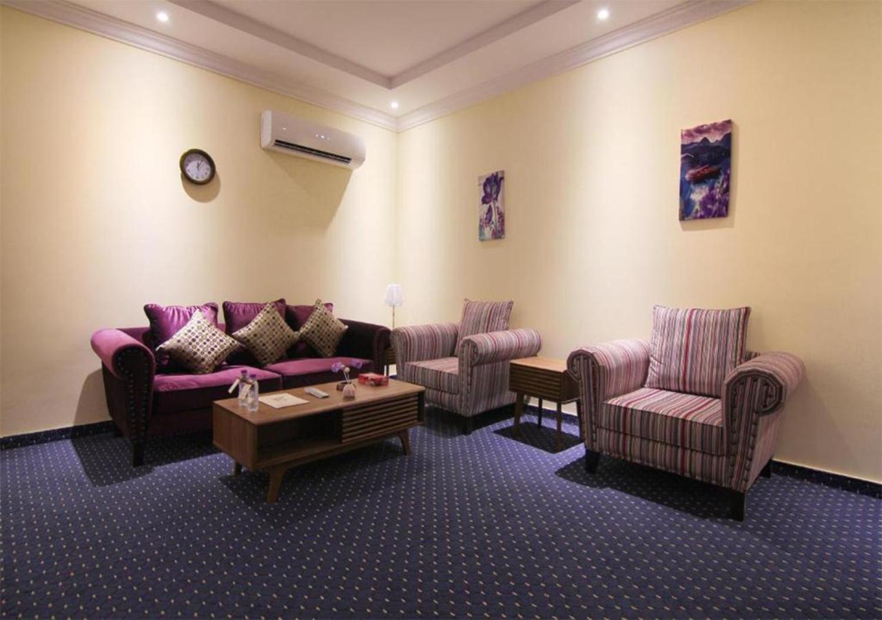 هذا منزلى الحمراء Riyadh Eksteriør billede