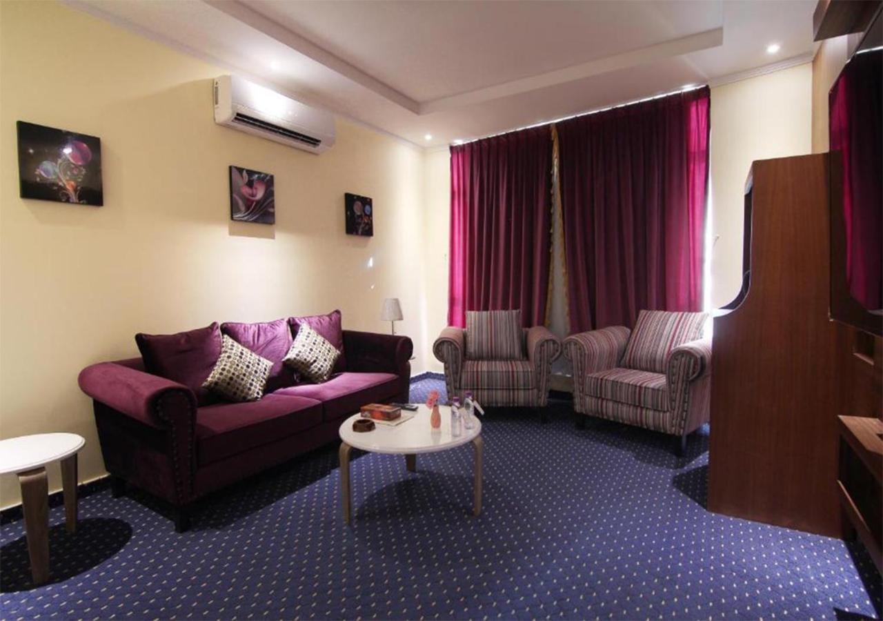 هذا منزلى الحمراء Riyadh Eksteriør billede